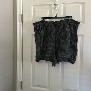 Women’s short size XXL new never worn